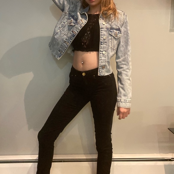 Slightly oversized acid wash jean jacket - Picture 2 of 5